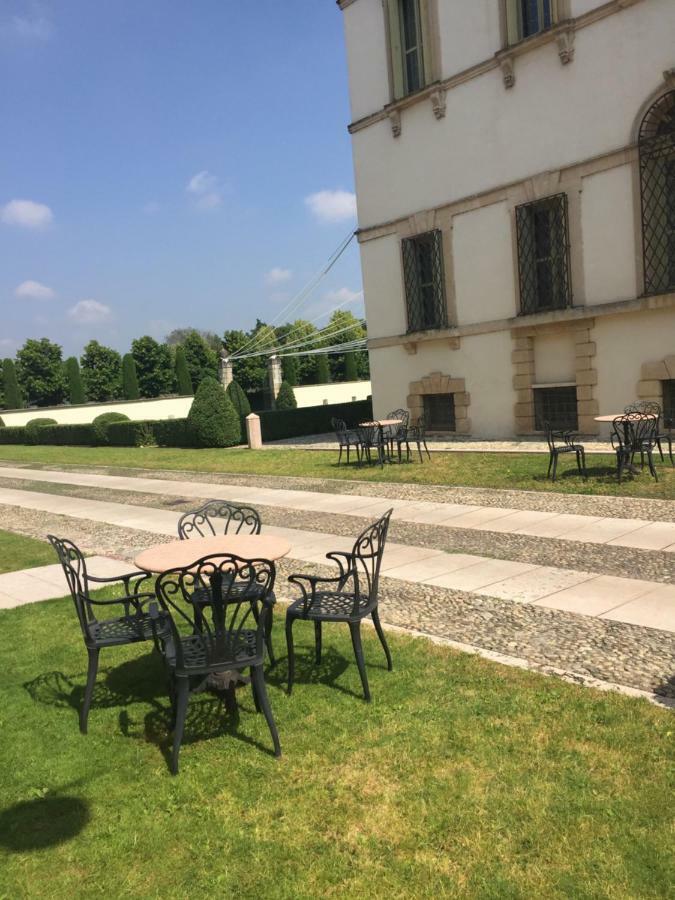 Villa Vecelli Cavriani Mozzecane Exterior foto