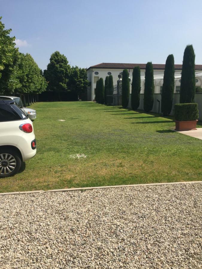 Villa Vecelli Cavriani Mozzecane Exterior foto